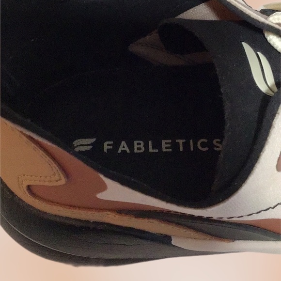 Fabletics Echo Performance Sneakers, Latte, Lightweight,‎ Size 6 - Picture 13 of 13